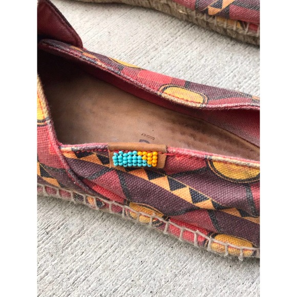 Disney Lion King Ubuntu Shoes - Picture 4 of 9